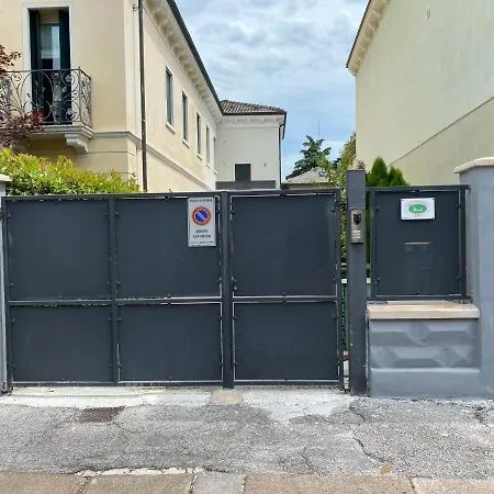 Bed and breakfast 62