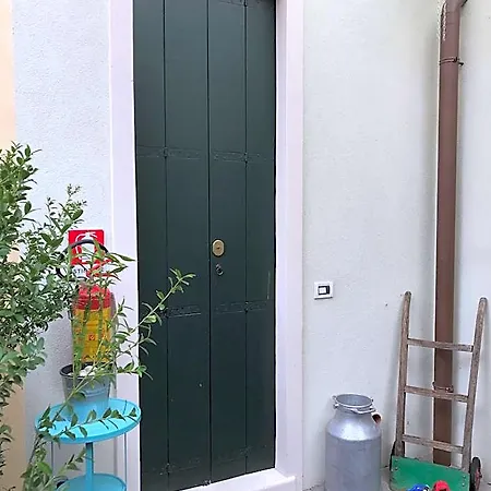 62 Bed and breakfast